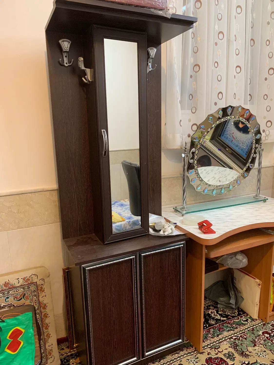 چوب لباسی کمددار|جاکفشی، کمد، دراور|قم, بلوار امین و ساحلی|دیوار