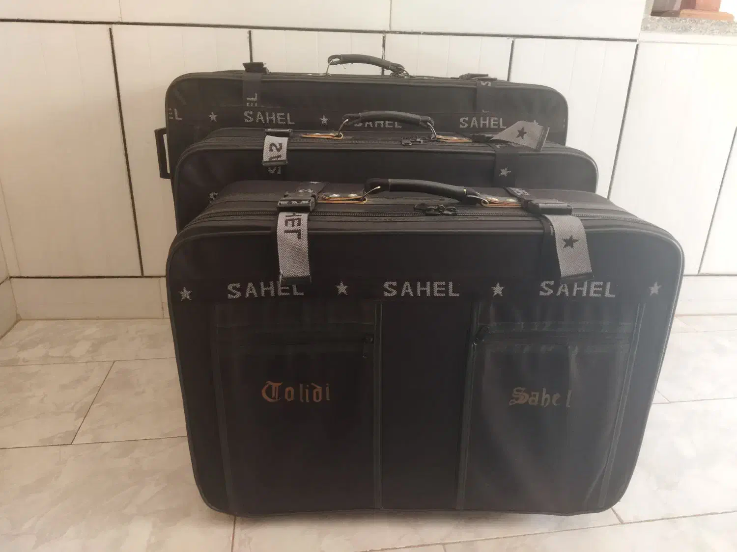 چمدان در حد نو|کیف، کفش، کمربند|فردوس (خراسان), |دیوار