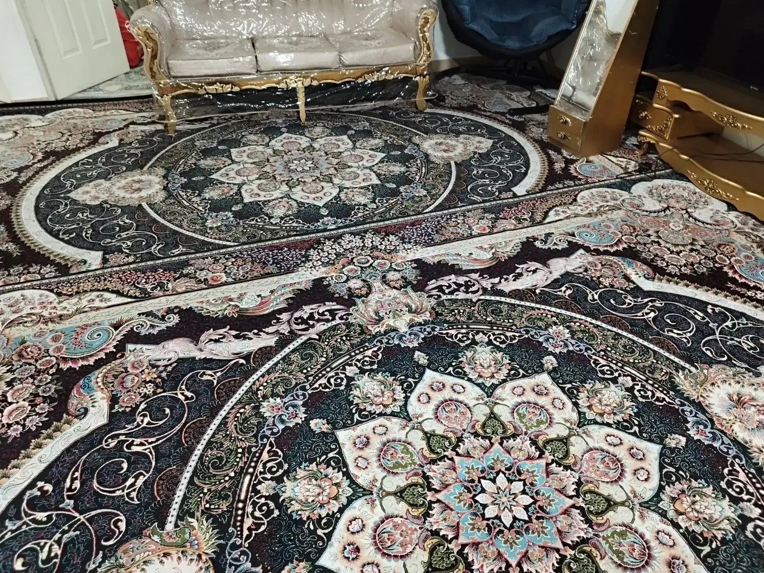 دو عدد فرش ۱۲ متری ۲۵۵۰ تراکم|فرش|خاوران, |دیوار