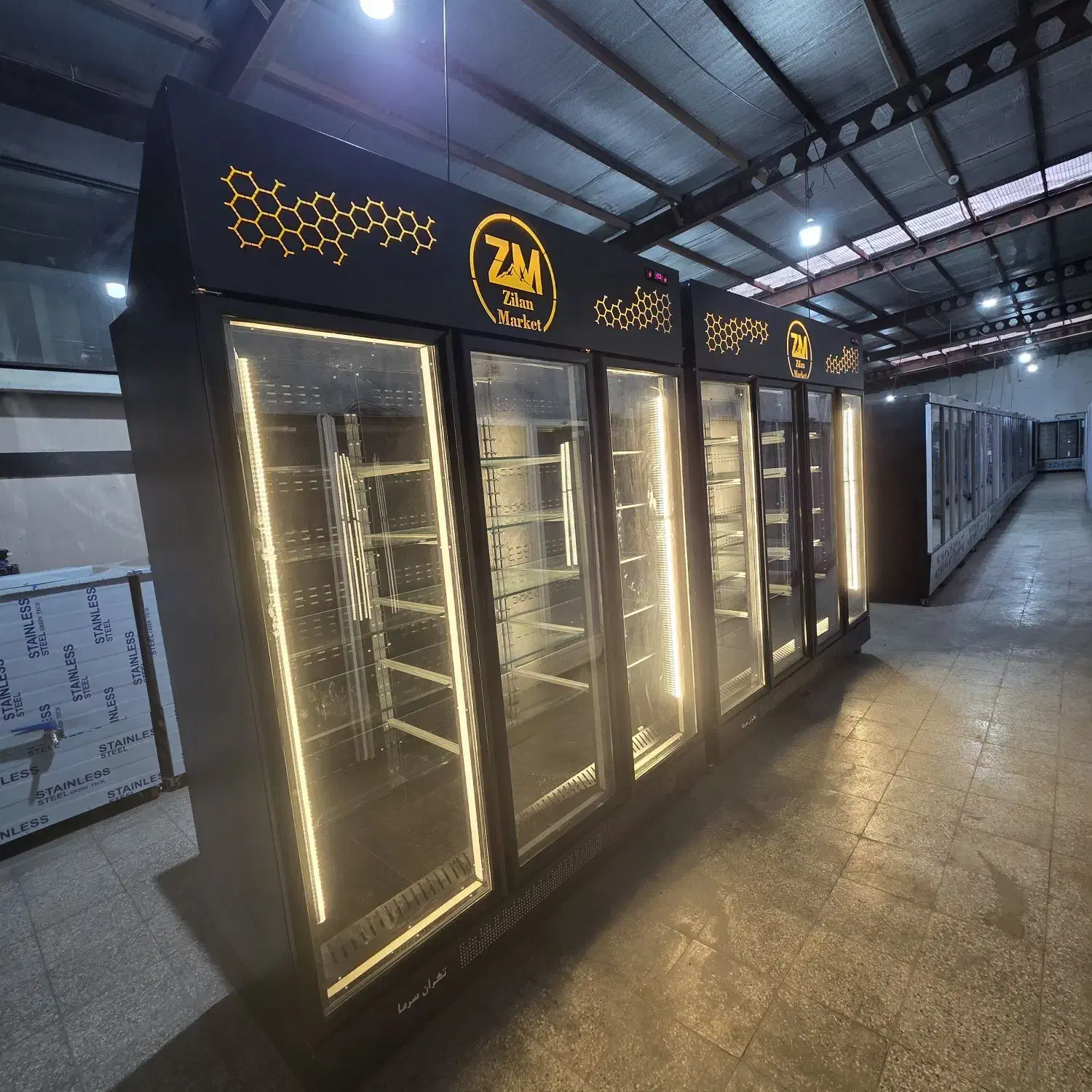 یخچال فریزر ایستاده ویترینی سفارشی دومان ۳در۴در|فروشگاه و مغازه|مشهد, فدک|دیوار