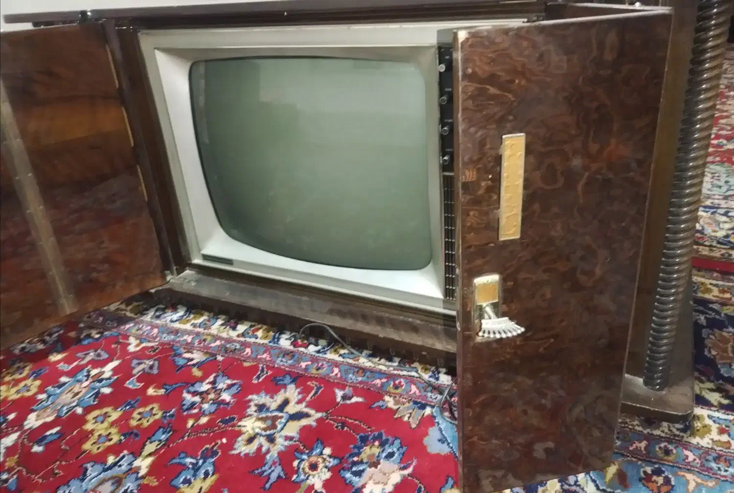 تلویزیون قدیمی|تلویزیون و پروژکتور|شهرضا, |دیوار