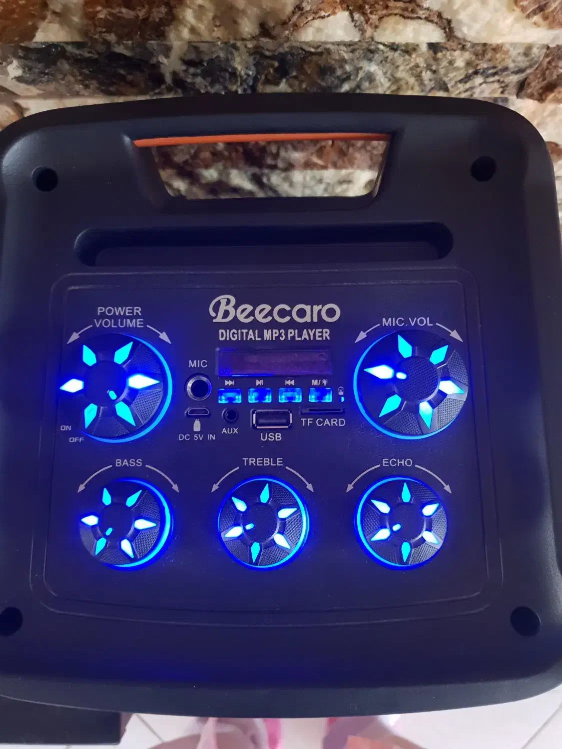 اسپیکر بیکارو|پخشکننده همراه|قلعه نو, |دیوار