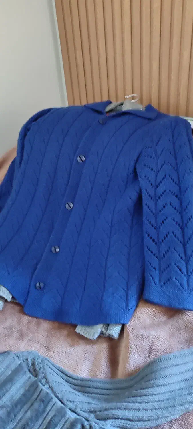 تعدادی ژاکت کرکی دست بافت تمیز وسالم|لباس|اصفهان, بهارستان (مخابرات)|دیوار