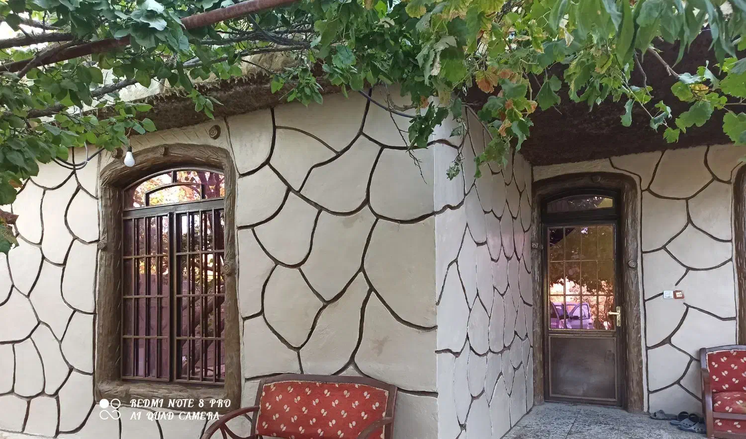 باغ ویلانزدیک به شیراز.دربست.|اجارهٔ کوتاه‌مدت ویلا و باغ|شیراز, قالیشویی|دیوار