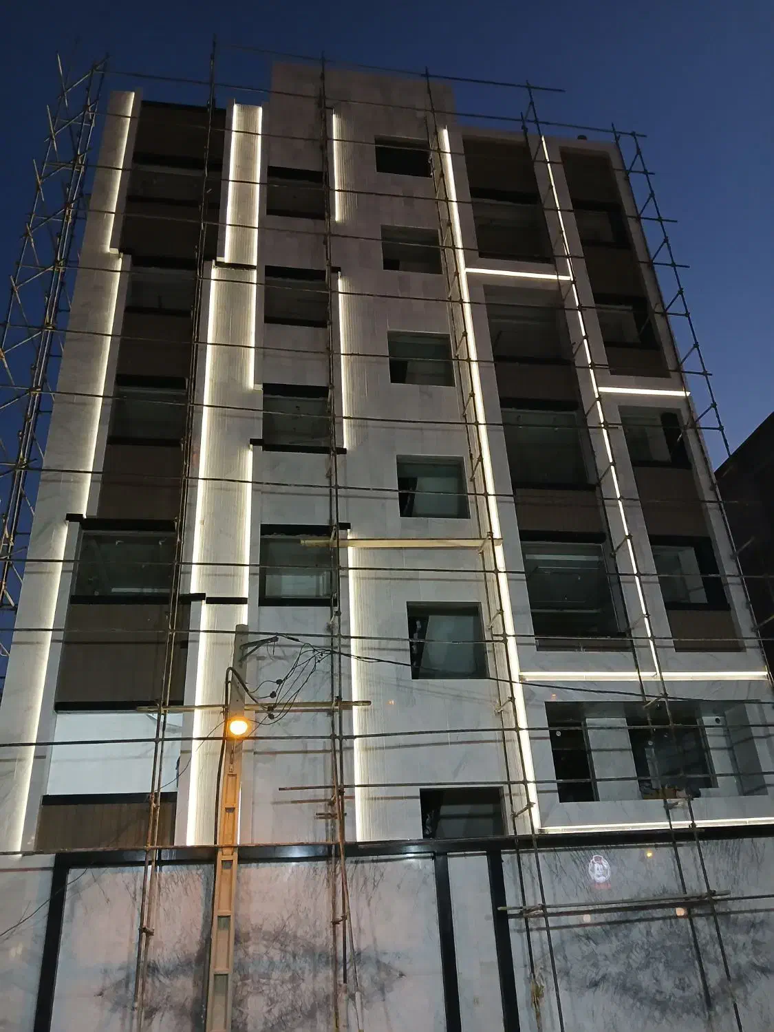 برقکاری ساختمان.اجرای لاین نوری|خدمات پیشه و مهارت|بومهن, |دیوار