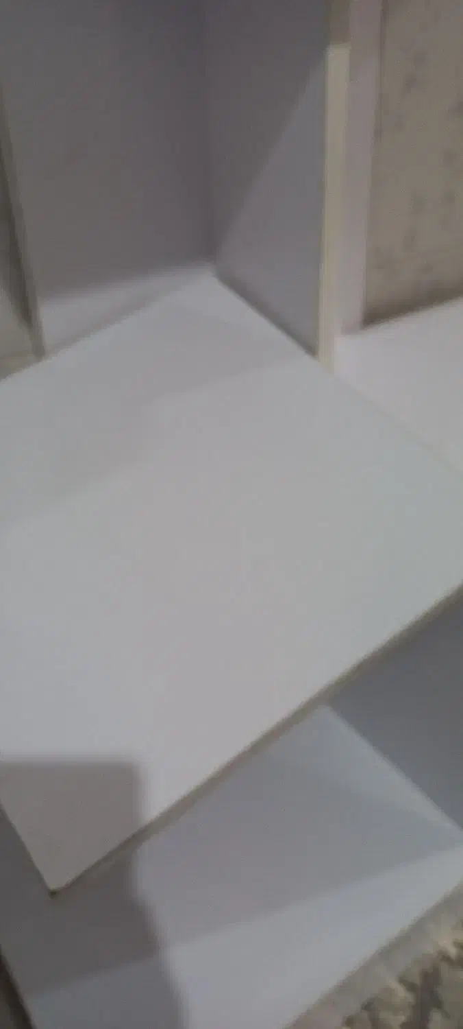 پایه قابلمه  سفید فقط یکیش کج شده|کتابخانه، شلف، قفسه‌های دیواری|مشهد, شهید قربانی|دیوار