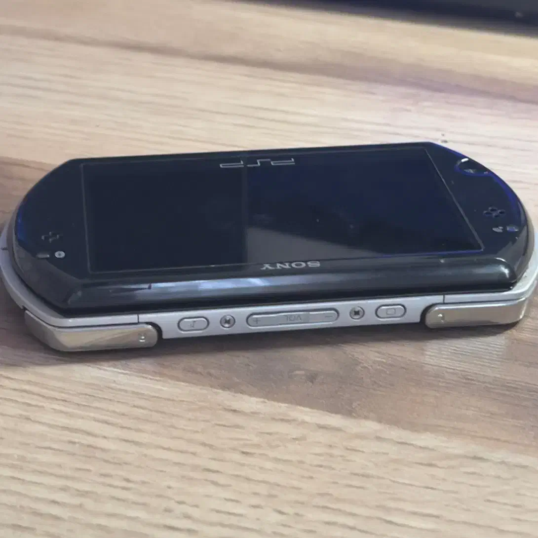 PSP go پی اس پی گو|کنسول، بازی ویدئویی و آنلاین|قزوین, |دیوار