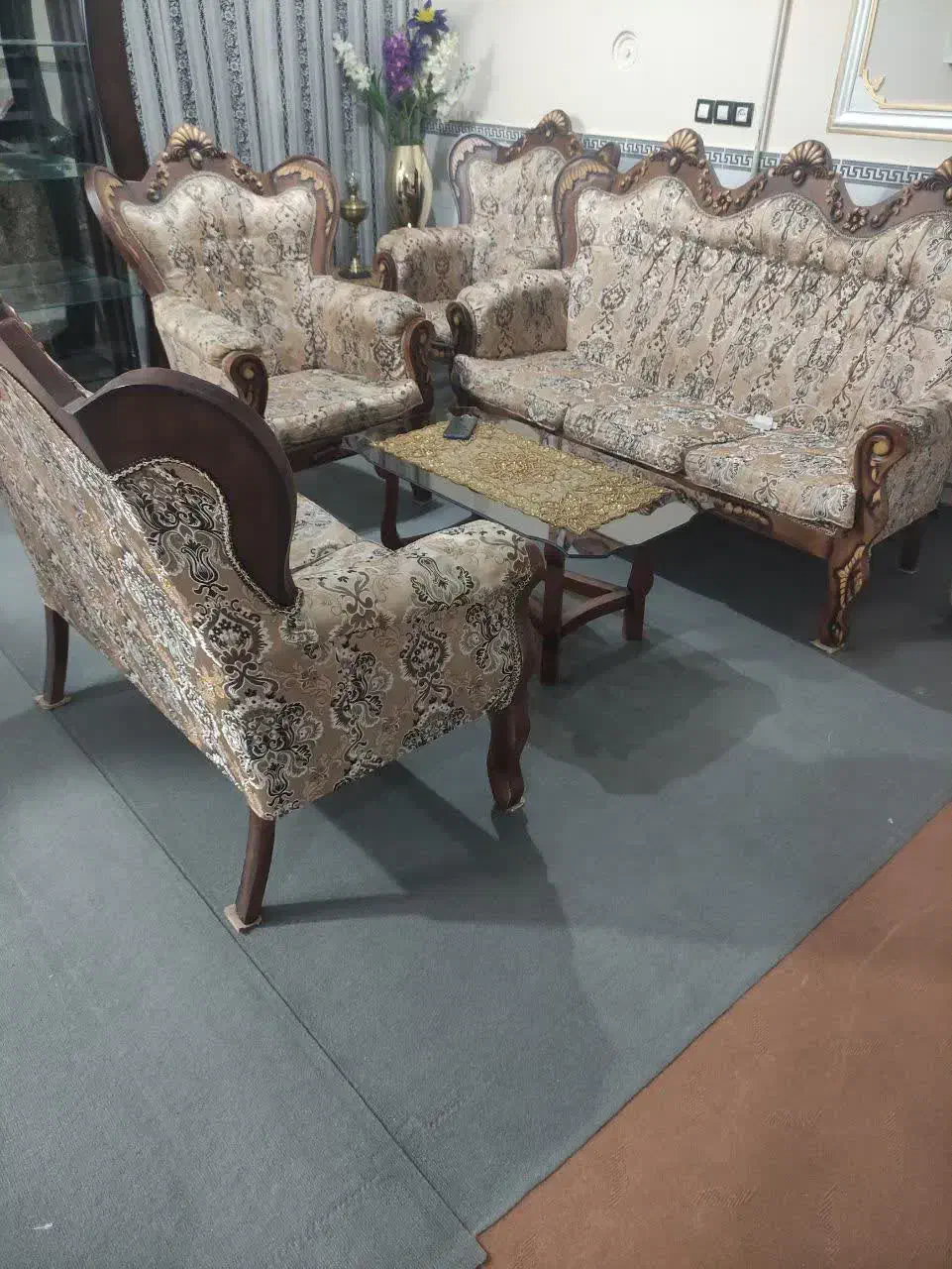 فروش یکجا دو دست مبل با بوفه و آینه و شمعدان|مبلمان خانگی و میز عسلی|خرمدره, |دیوار