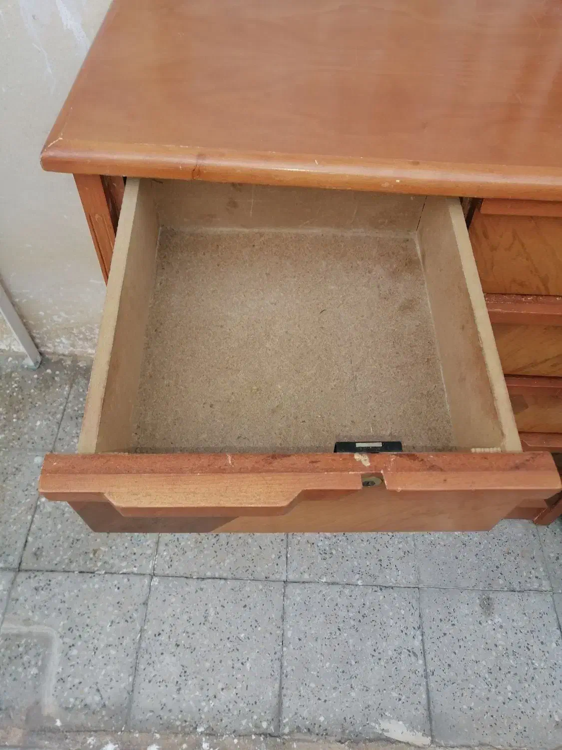 دراور|جاکفشی، کمد، دراور|بروجرد, |دیوار