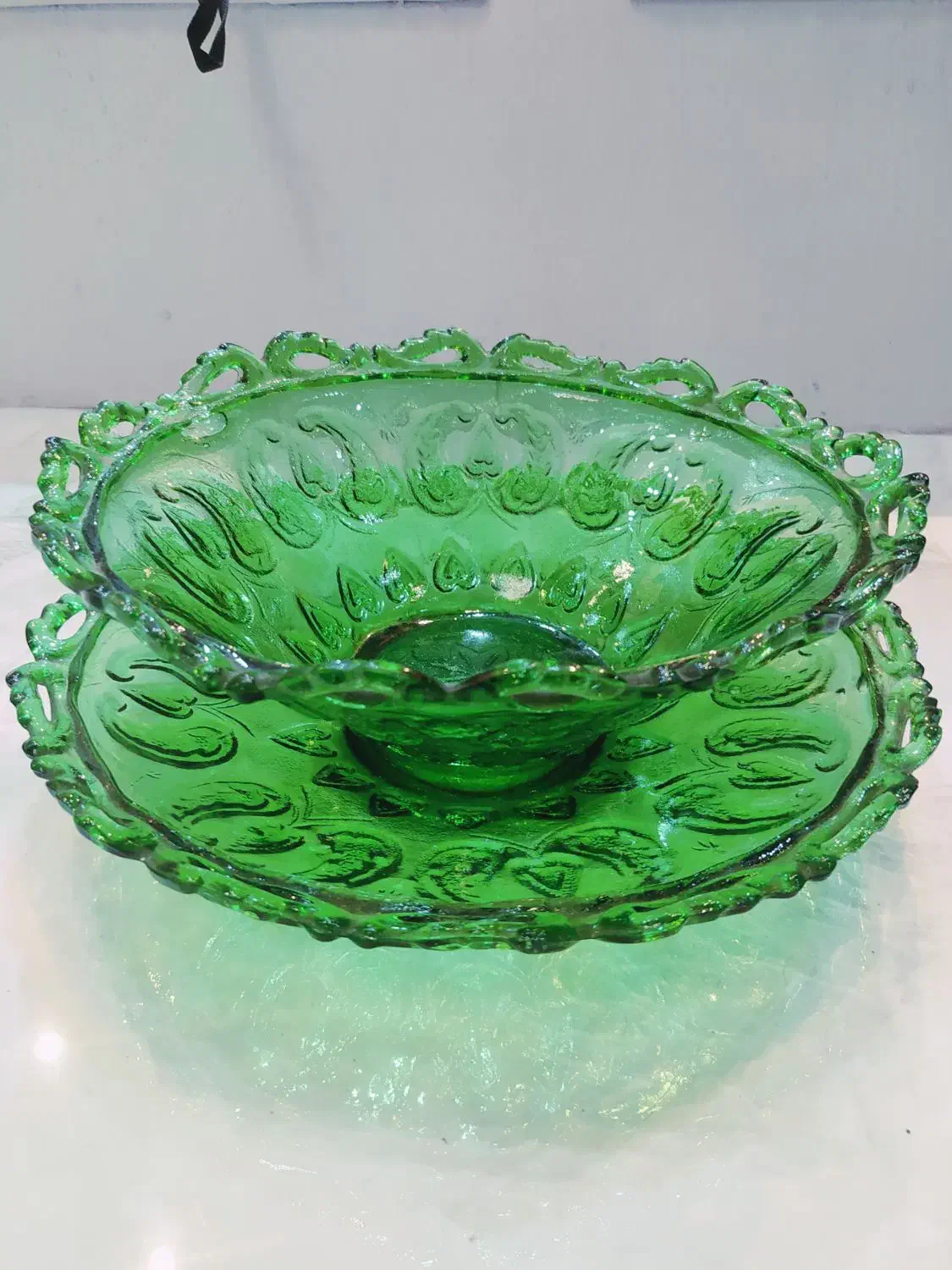 ظرف قدیمی وسینی پایه دار ، اتو مو|آرایشی، بهداشتی، درمانی|رشت, گیل|دیوار