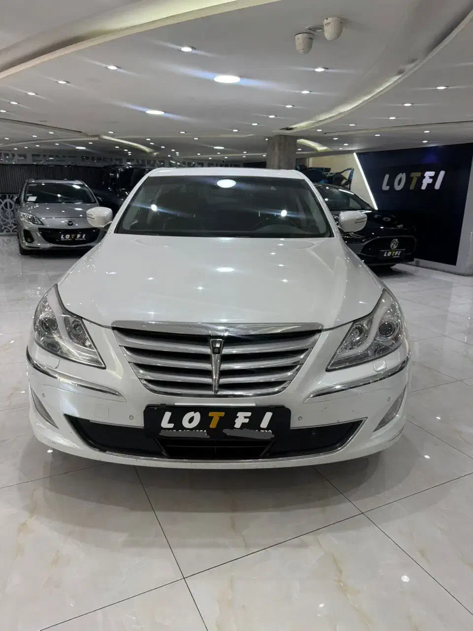 جنسیس ۲۰۱۳ کیلومتر واقعی جفت موس|خودرو سواری و وانت|تهران, نیلوفر|دیوار