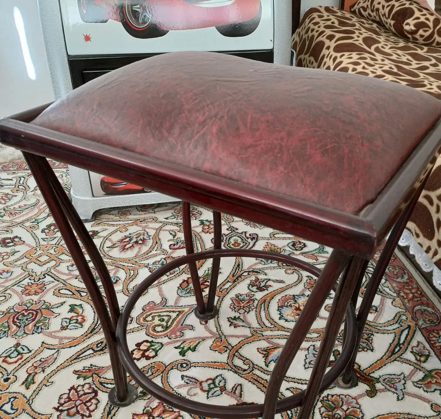 تک صندلی..|صندلی و نیمکت|نیشابور, دارایی|دیوار