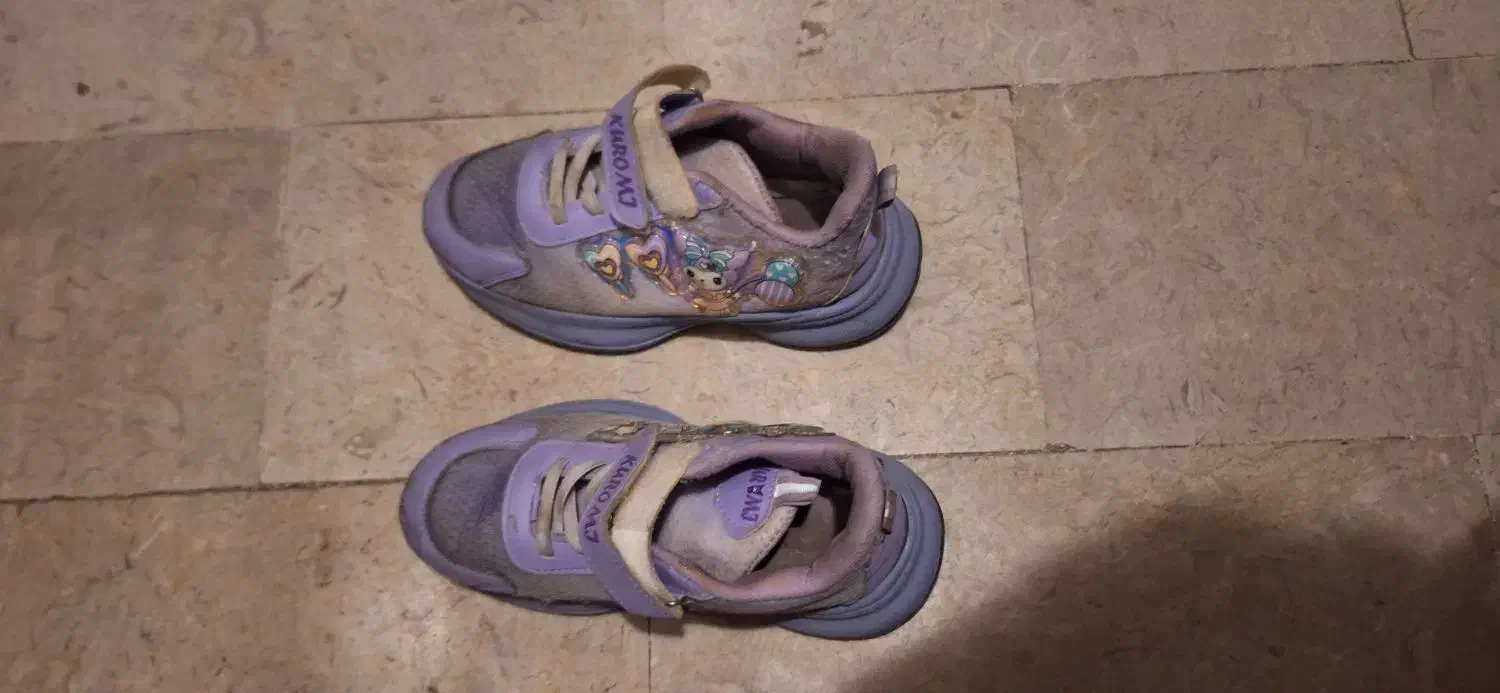 کفش|کیف، کفش، کمربند|رشت, معلم|دیوار