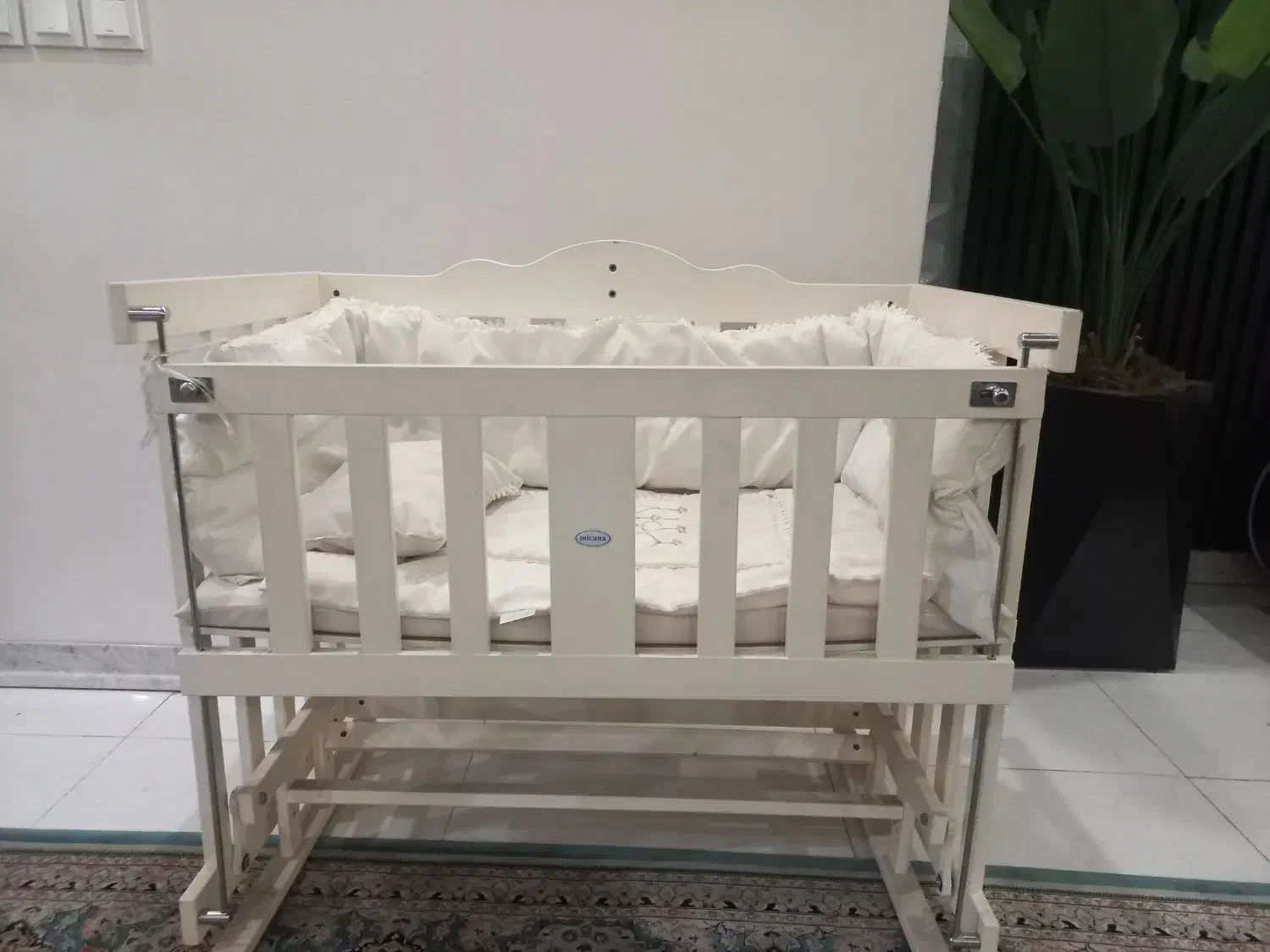 تخت نوزاد کنار مادر|تخت و سرویس خواب|ری, فیروزآبادی|دیوار