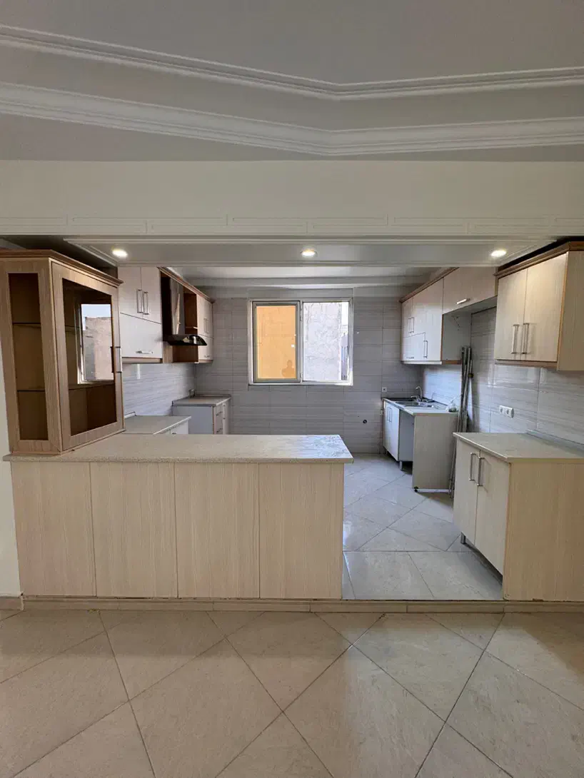 ۹۵متر۲خواب انباری آسانسور بالکن شاپور رنگ و نقاشی