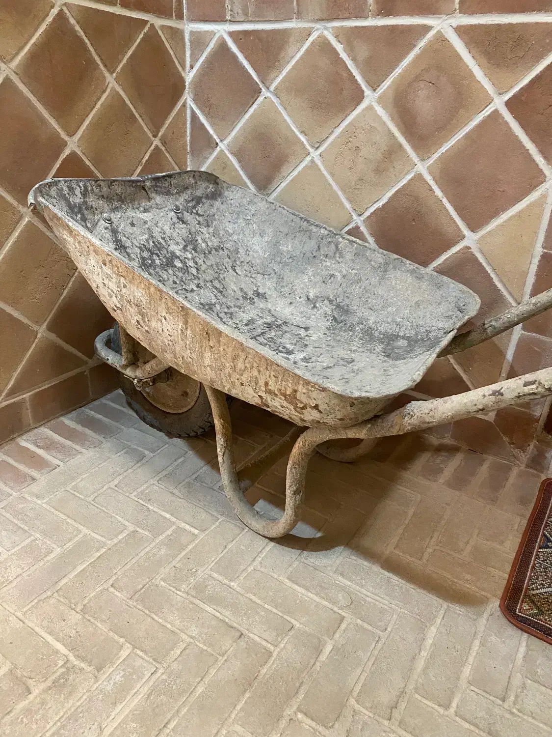 فرعون|ابزارآلات|یزد, |دیوار