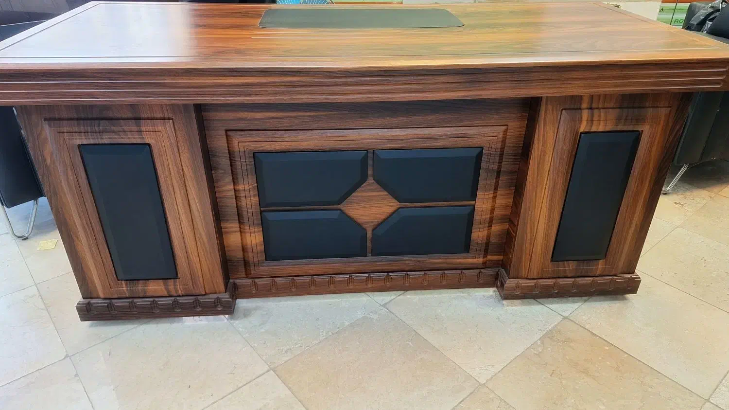 میز مدیریتی در حد نو|مبلمان اداری|شاهرود, |دیوار