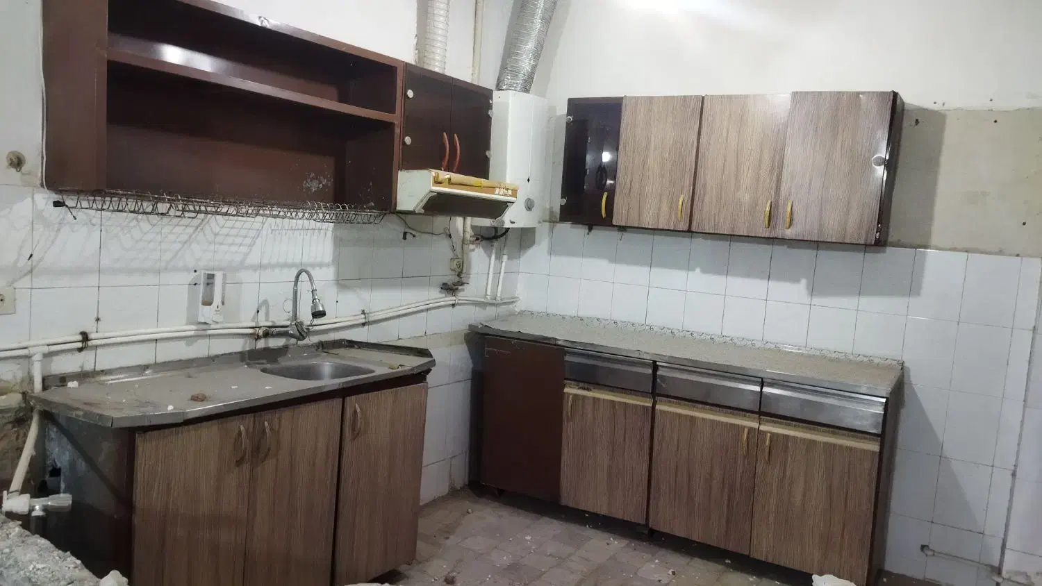 کابینت فلزی سالم در حد و درب و پنجره|مصالح و تجهیزات ساختمان|بیرجند, |دیوار