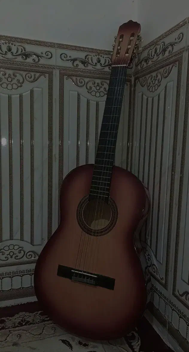 گیتار در حد نو|گیتار، بیس، امپلیفایر|کازرون, |دیوار