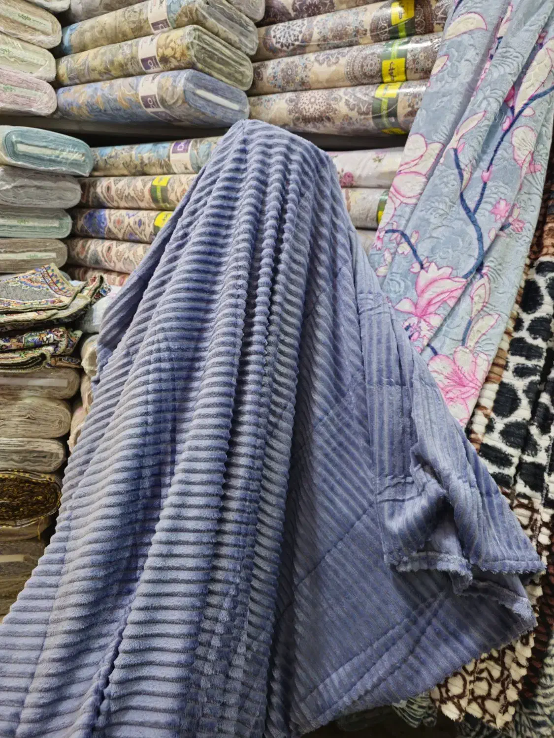 انواع پتو های مسافرتی|رختخواب، بالش، پتو|سنندج, |دیوار