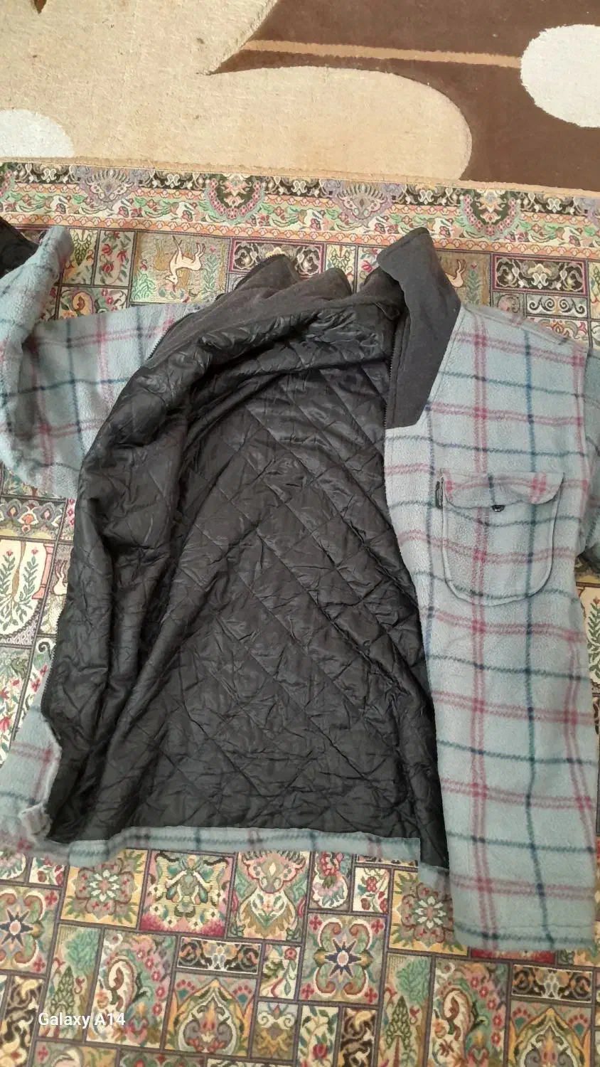 پالتو|لباس|شاهین‌شهر, عطار|دیوار