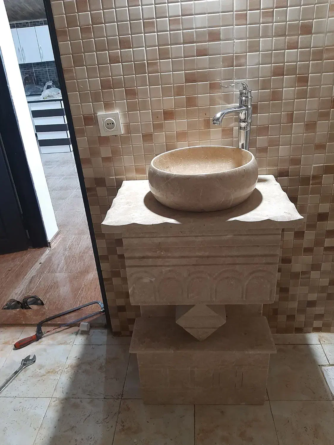 لوله کشی ساختمان ، خدمات نصب|خدمات پیشه و مهارت|نور, |دیوار