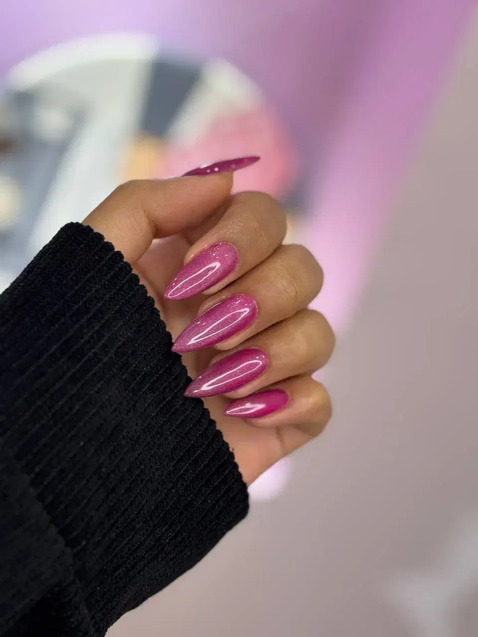 زیبا ترین دست ها|خدمات آرایشگری و زیبایی|اندیشه, اندیشه فاز ۱|دیوار