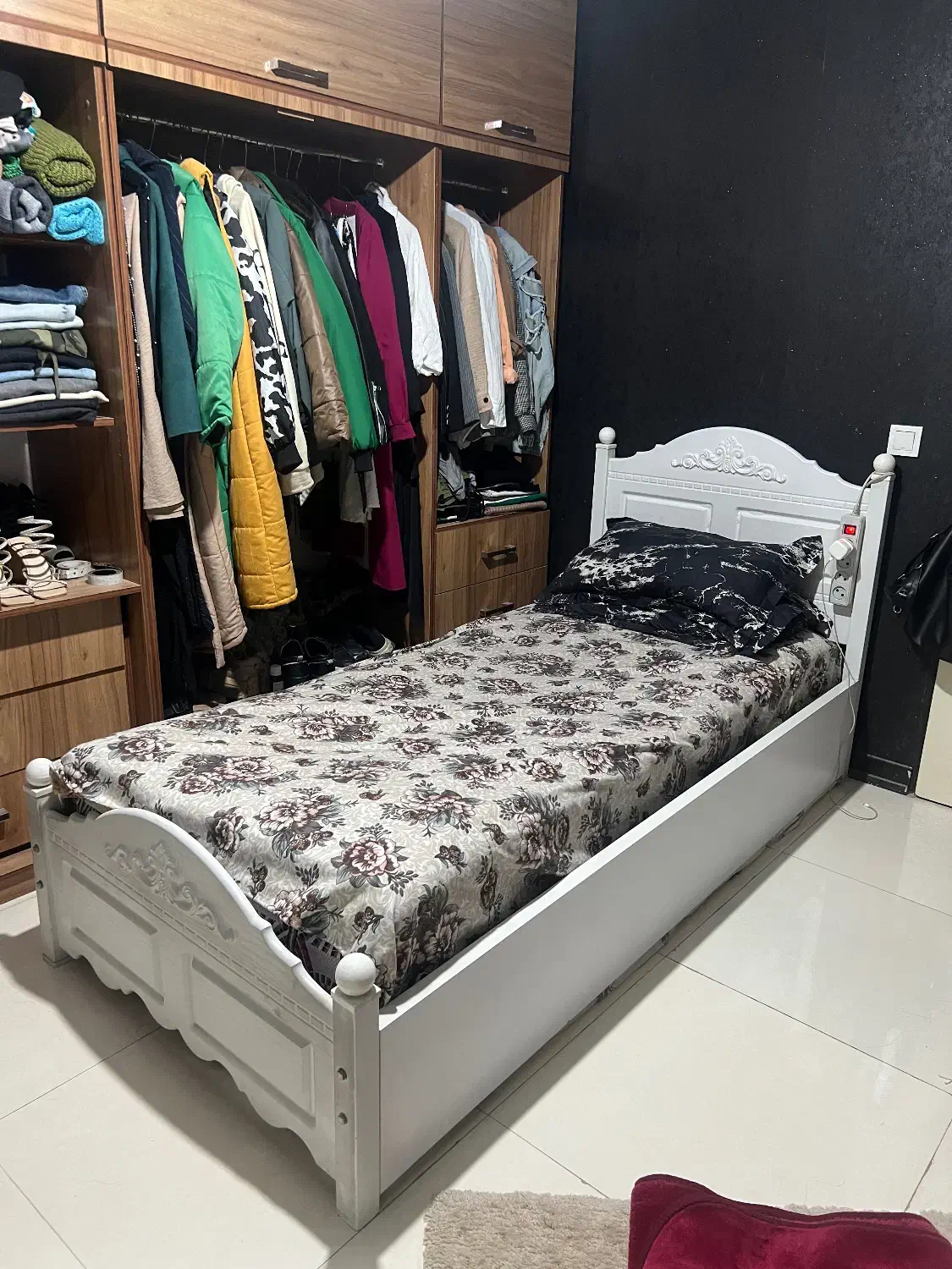 تخت آینه قدی میز آرایش|تخت و سرویس خواب|تهران, اتابک|دیوار