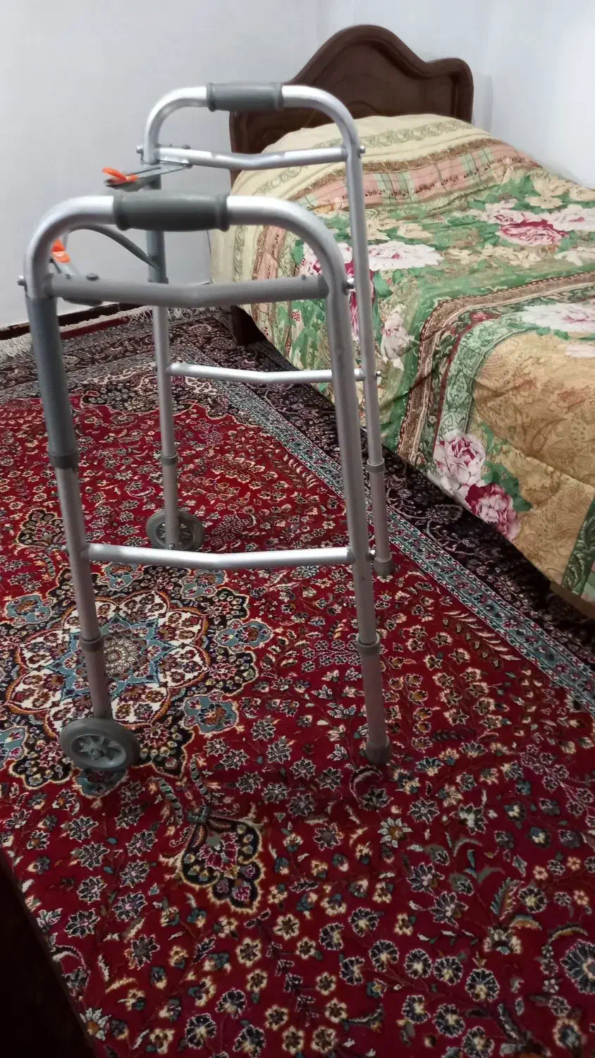 واکر چرخ دار تاشو درحد نو|پزشکی|لاهیجان, شهرک فرهنگیان|دیوار