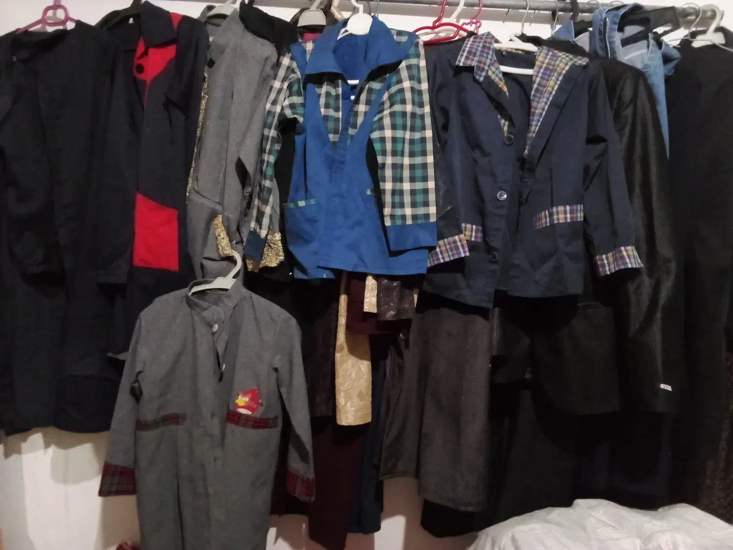 مانتو|لباس|تربتحیدریه, منظر|دیوار