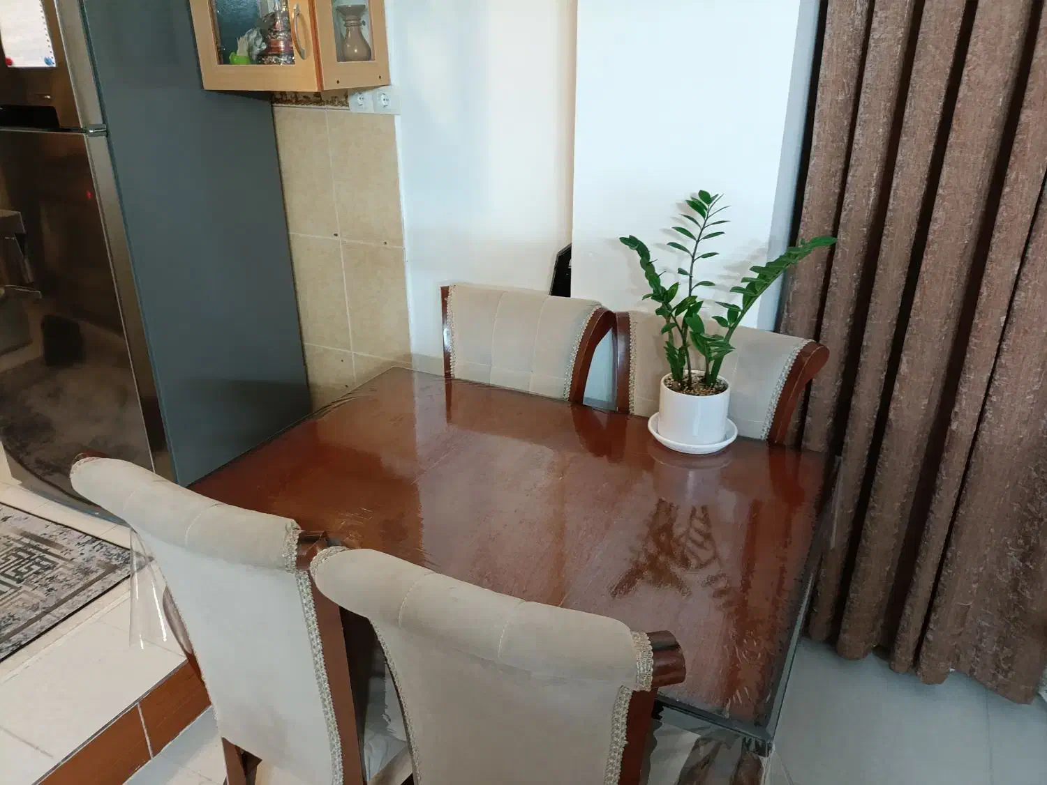 میز ناهارخوری ۴ نفره در حد نو|میز و صندلی غذاخوری|شاهرود, |دیوار