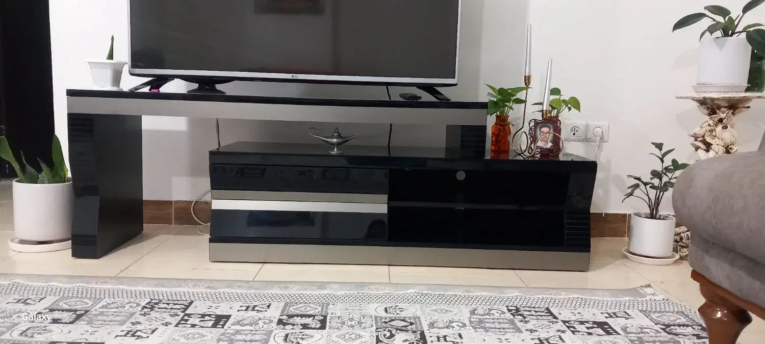 میز تلویزیون مشکی و طوسی نو|میز تلویزیون|محمدشهر, ولدآباد|دیوار