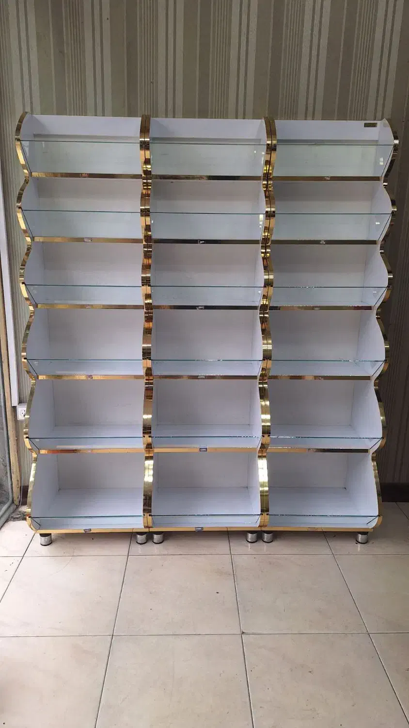 استند و قفسه|فروشگاه و مغازه|شفت, |دیوار