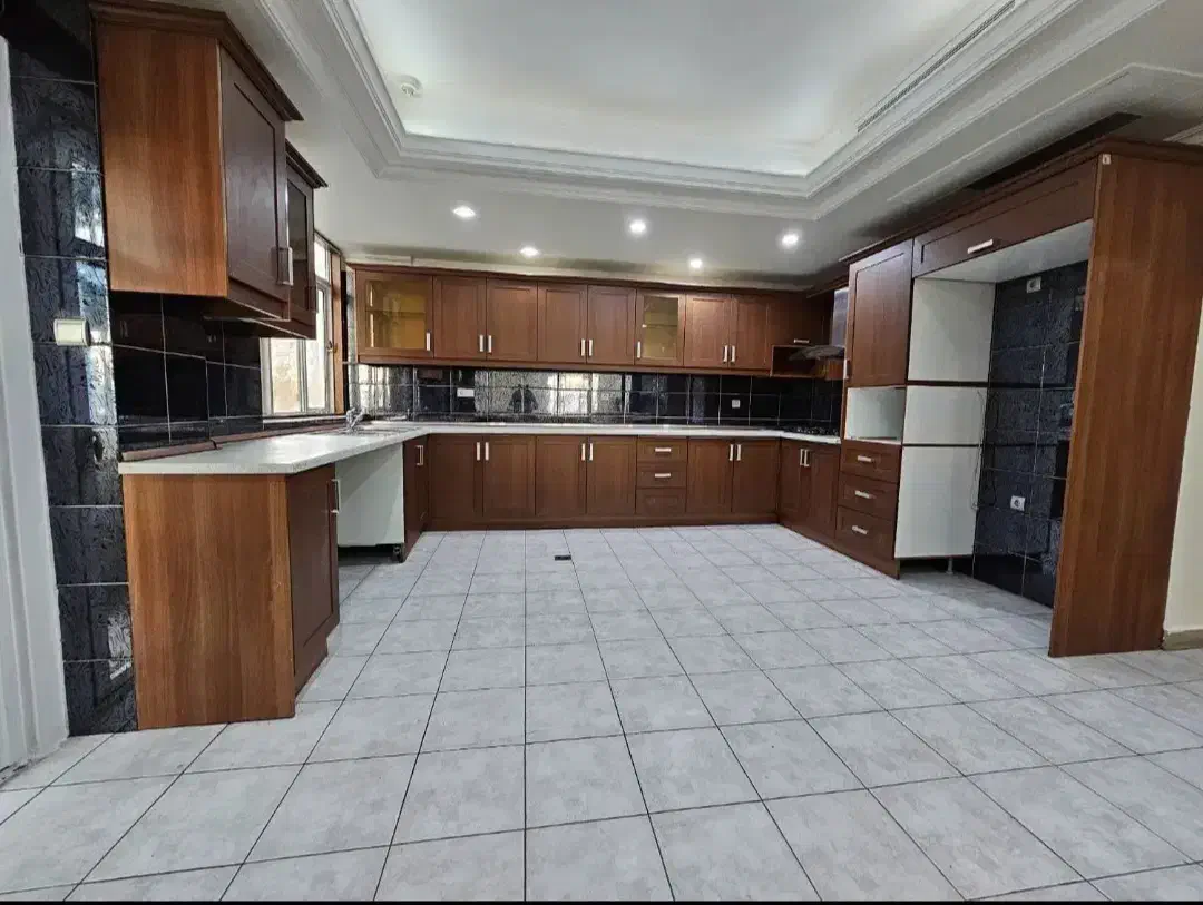 ۲۶۰ متر/ ۴ خواب/  دو کله نور/  خانه ایی با اصالت|اجارهٔ آپارتمان|اصفهان, سعادتآباد|دیوار