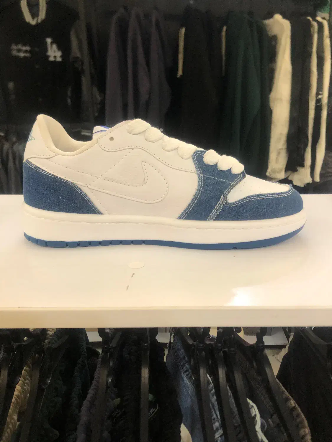 کتونی نایک تراویس ویتنامی|کیف، کفش، کمربند|ایلام, |دیوار