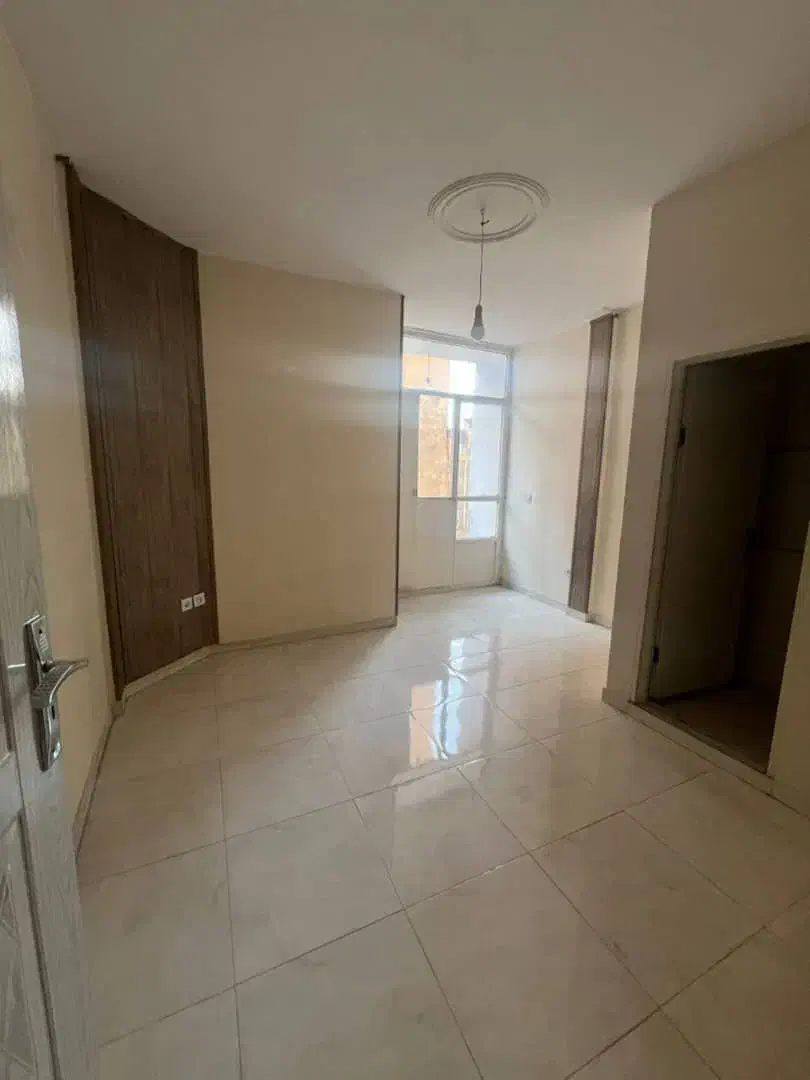 ۵۲متر*طبقه اول سندی(آذربایجان رودکی)مترونواب