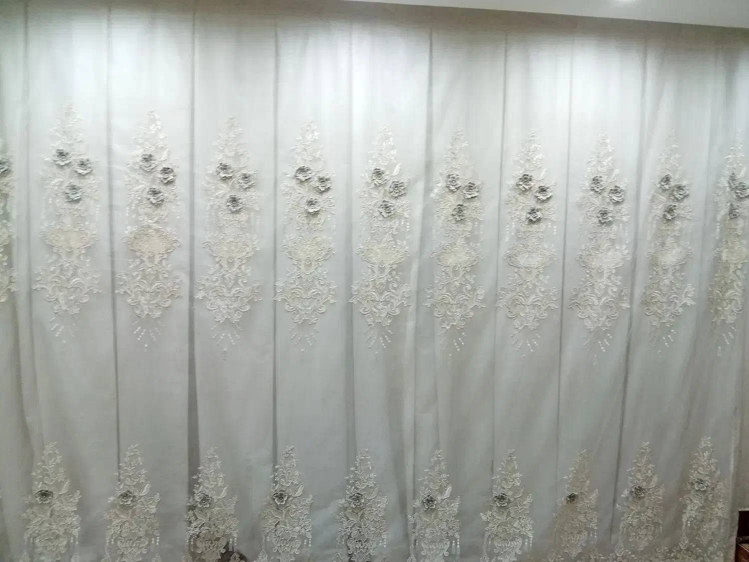 پرده طرح کتیبه گل برجسته|پرده، رانر، رومیزی|گنبد کاووس, |دیوار