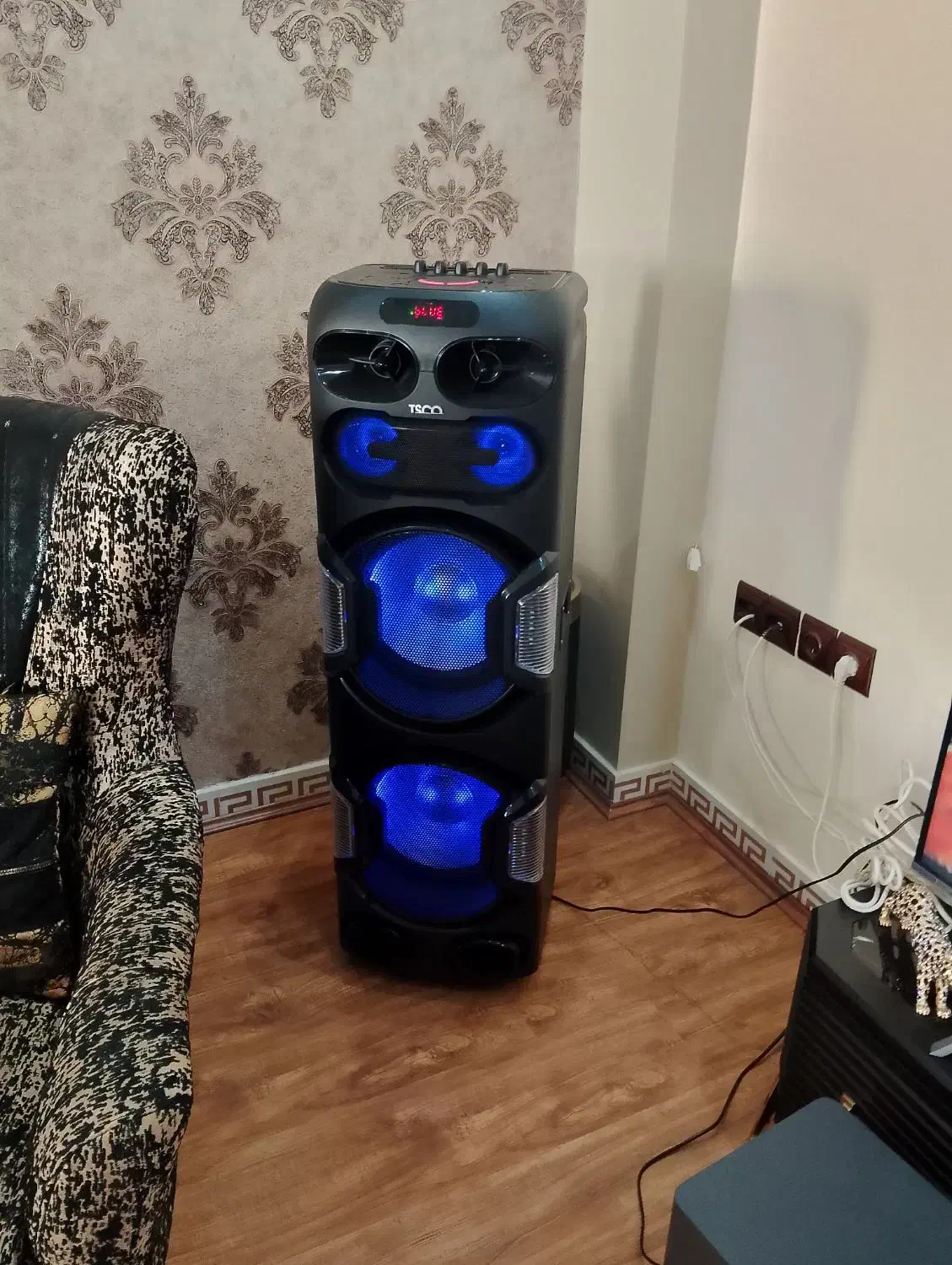 اسپیکر تسکو|سیستم صوتی خانگی|تهران, نیروی هوایی (پیروزی)|دیوار