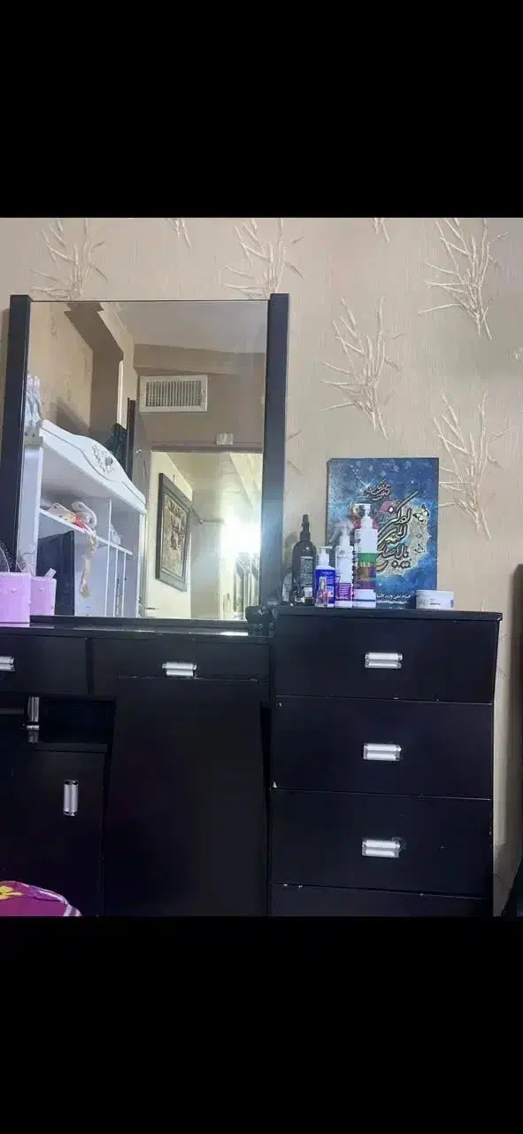 میزان ارایش|میز و صندلی غذاخوری|قم, انسجام|دیوار