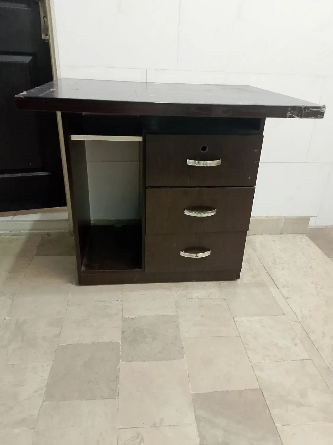 میز تحریر|میز تحریر و کامپیوتر|اسلام‌شهر, شهرک قائمیه|دیوار