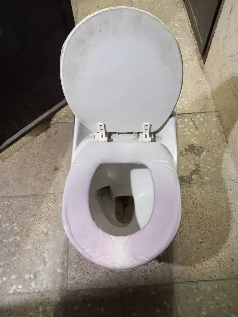 توالت  فرنگی|لوازم سرویس بهداشتی|اندیشه, اندیشه فاز ۱|دیوار