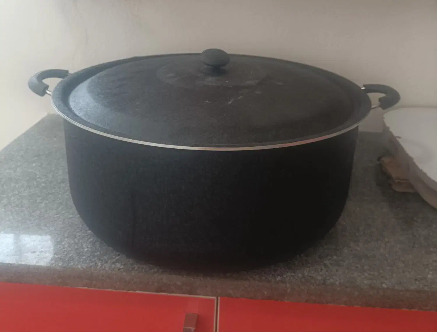 قابلمه بزرگ|ظروف پختوپز|بندر کنگان, |دیوار