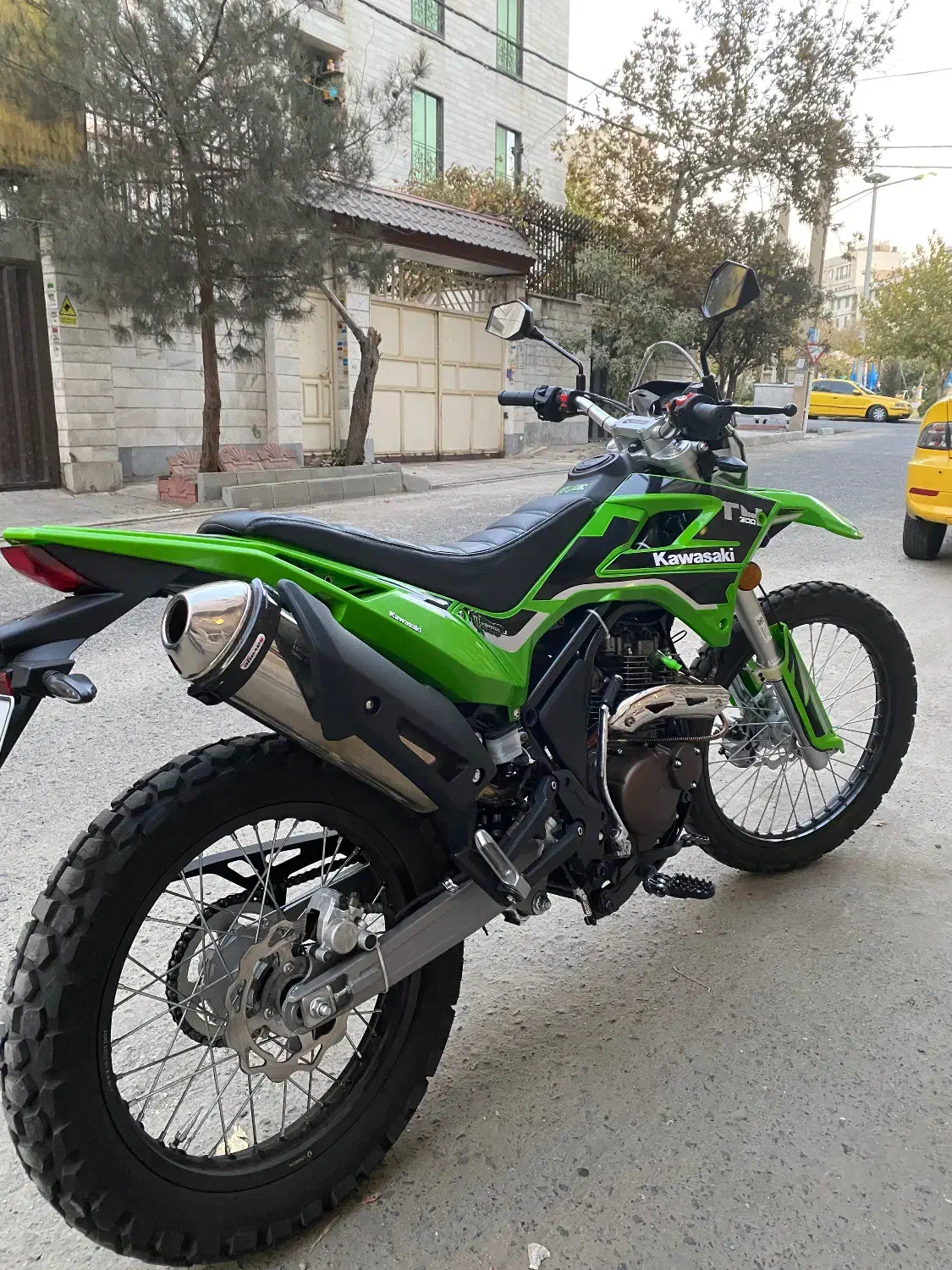 تریل t4 سالم به شرط بدون خط و خش|موتورسیکلت|تهران, تهرانپارس شرقی|دیوار