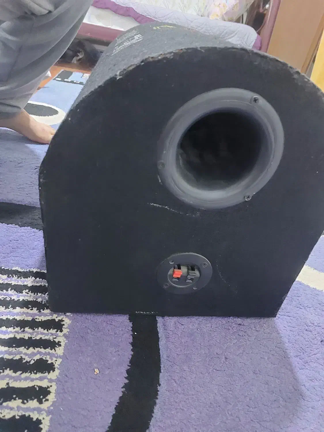 ساب جی بی ال|صوتی و تصویری|پرند, فاز ۵|دیوار