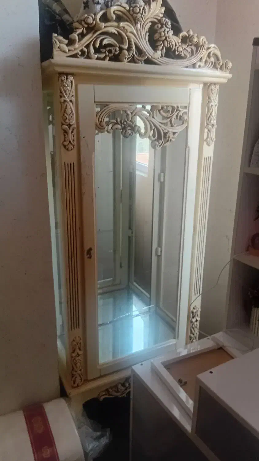 بوفه کنار سالنی|بوفه، ویترین، کنسول|بندر انزلی, لیچارگی حسن رود|دیوار