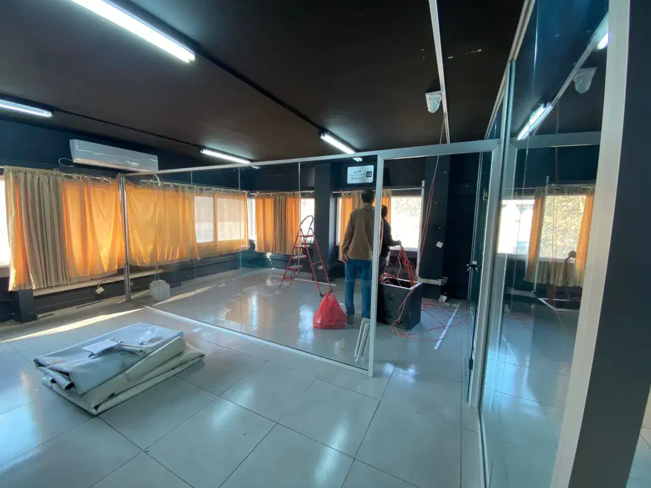 پارتیشن اداری فریم لس ایتالیایی|دفتر کار|تهران, فلسطین (میدان انقلاب)|دیوار