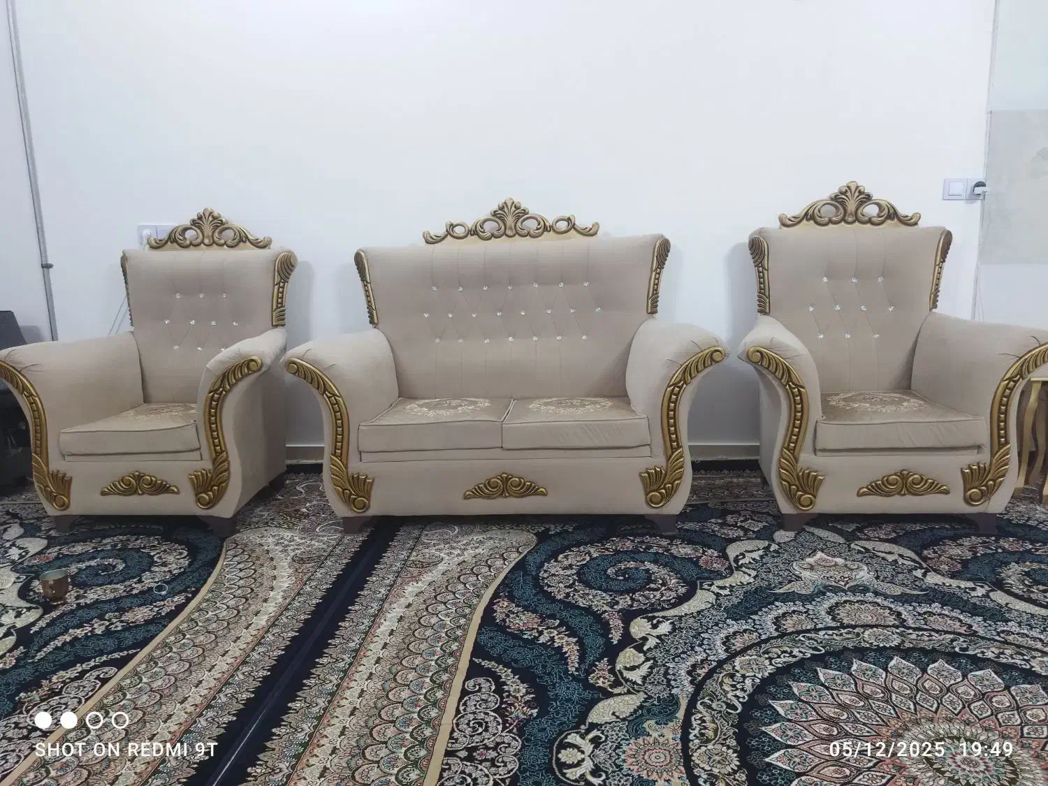 مبل در حد نو|مبلمان خانگی و میز عسلی|تربتحیدریه, دیزقند|دیوار