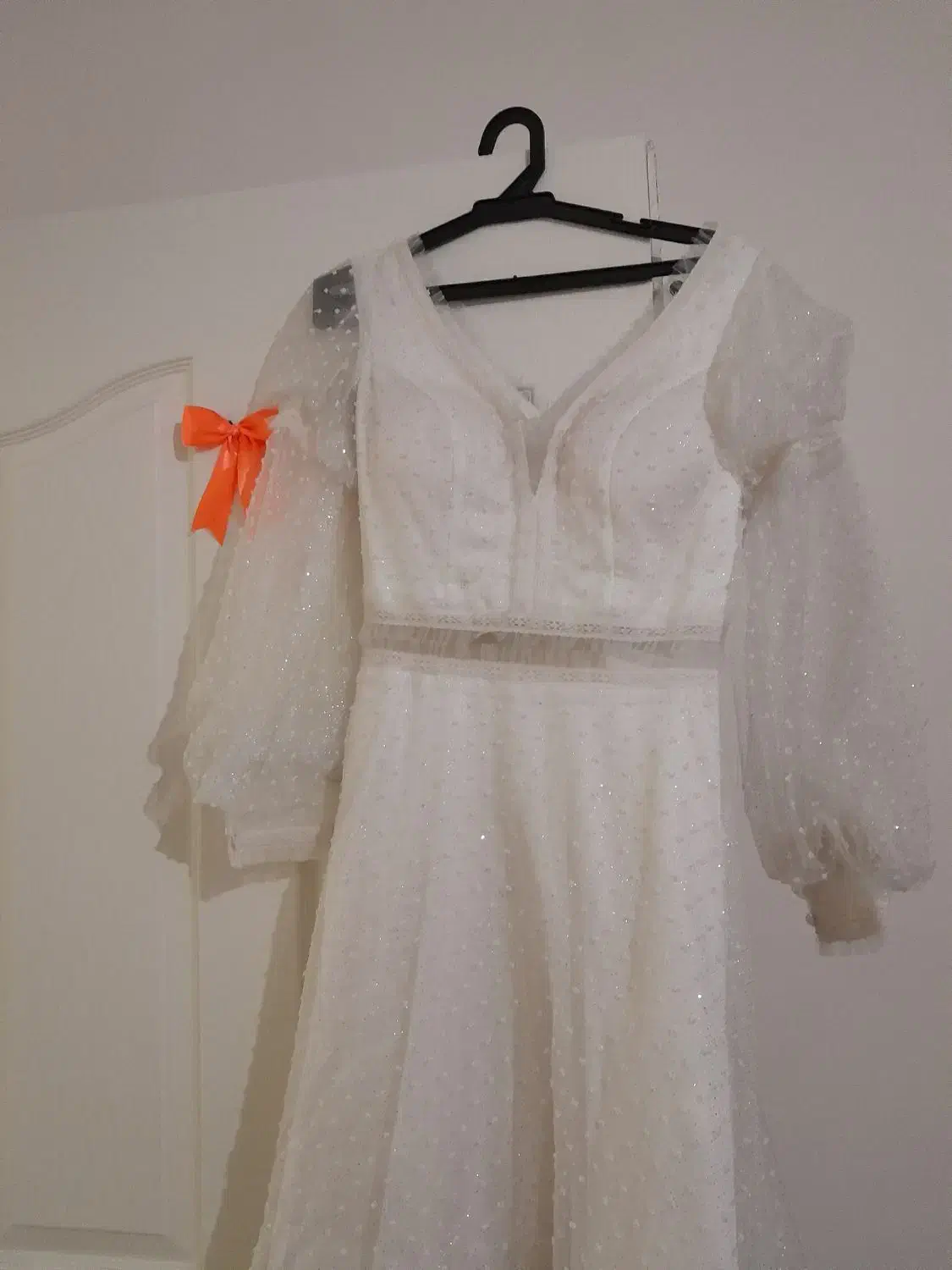 لباس مجلسی نو|لباس|مهاجران, |دیوار