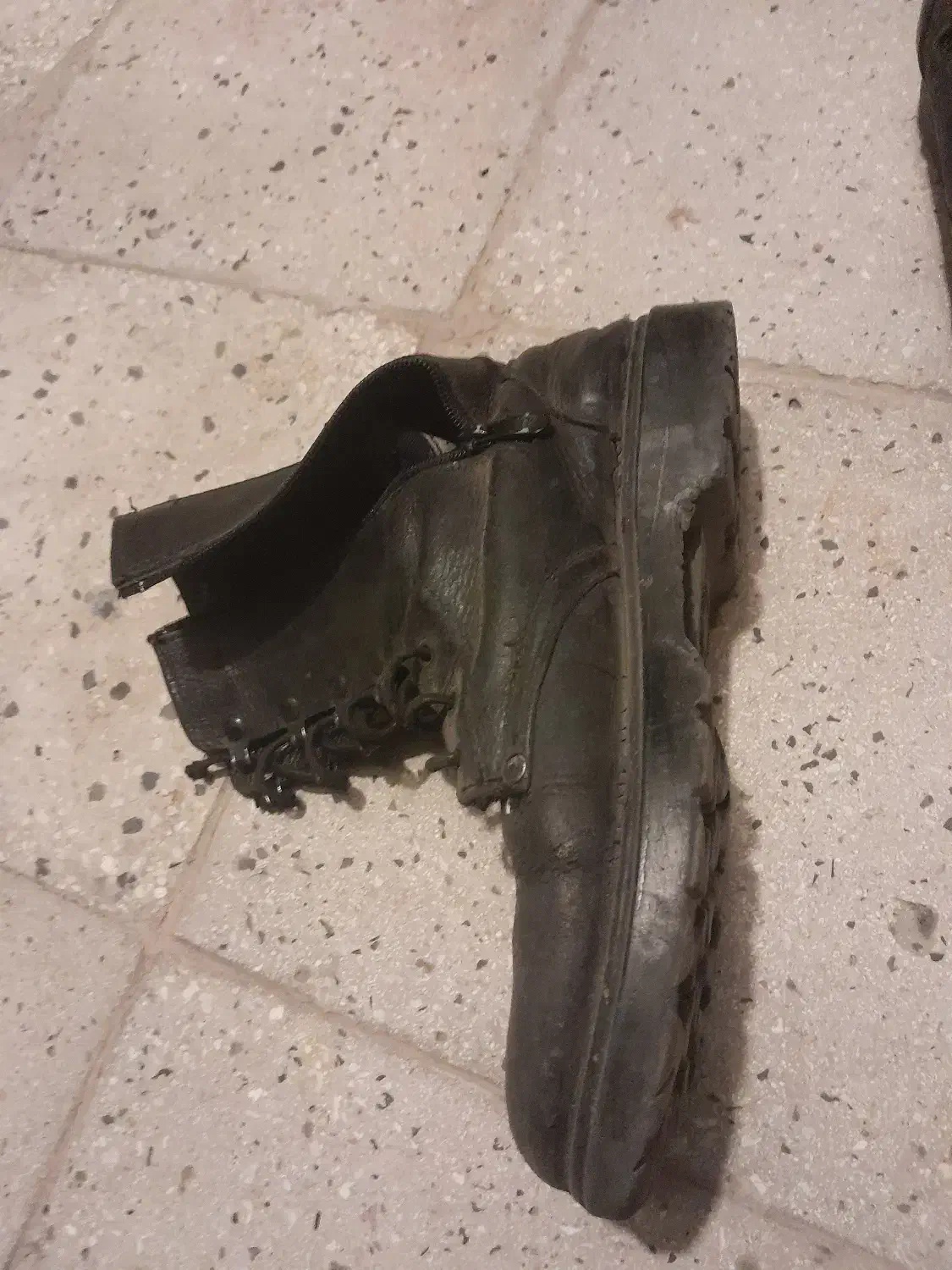 پوتین سربازی  بهمن|کیف، کفش، کمربند|پاکدشت, پاکدشت (مامازند)|دیوار