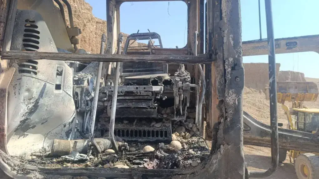 بیل مکانیکی نیمه سوخته ۴۰۰ خط ۷|خودرو سنگین|دزفول, |دیوار